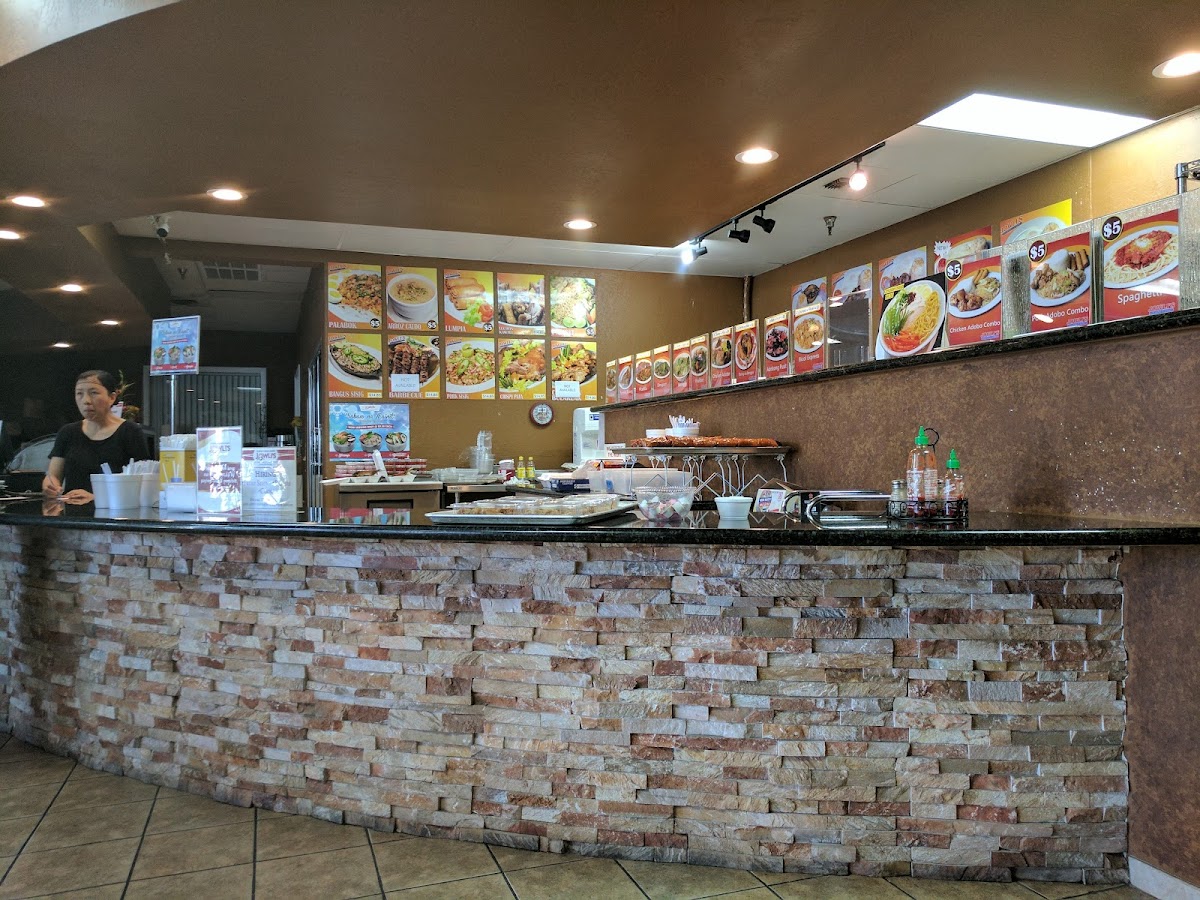 Jowli's Filipino Cuisine